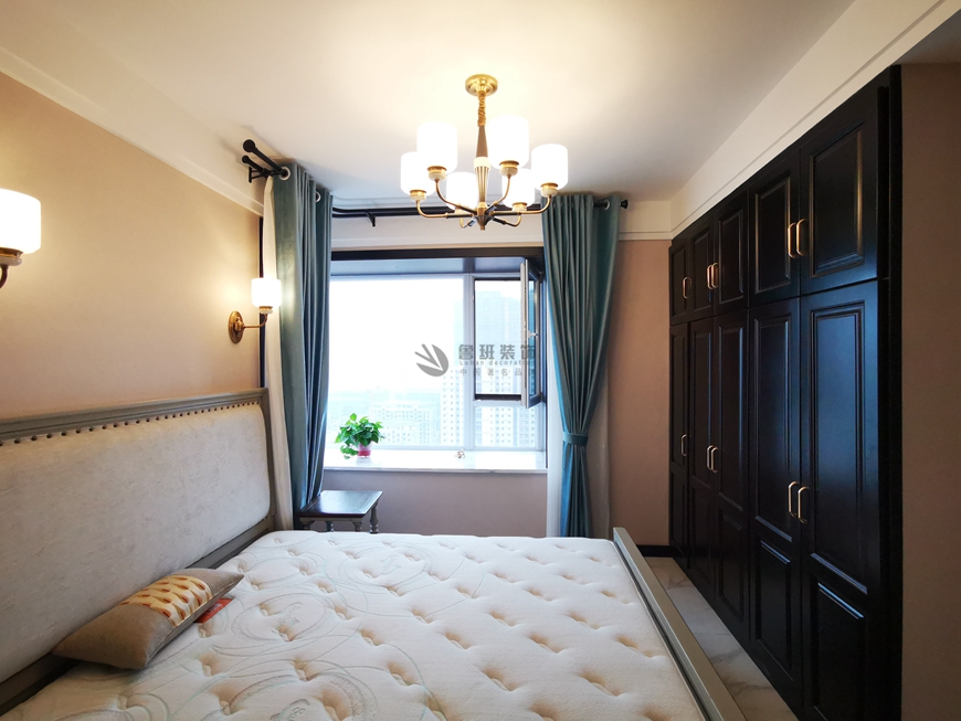 西安(ān)魯班裝(zhuāng)飾出品永和璞玉160平米新(xīn)中(zhōng)式實景照片——主卧背景牆設計實景照片