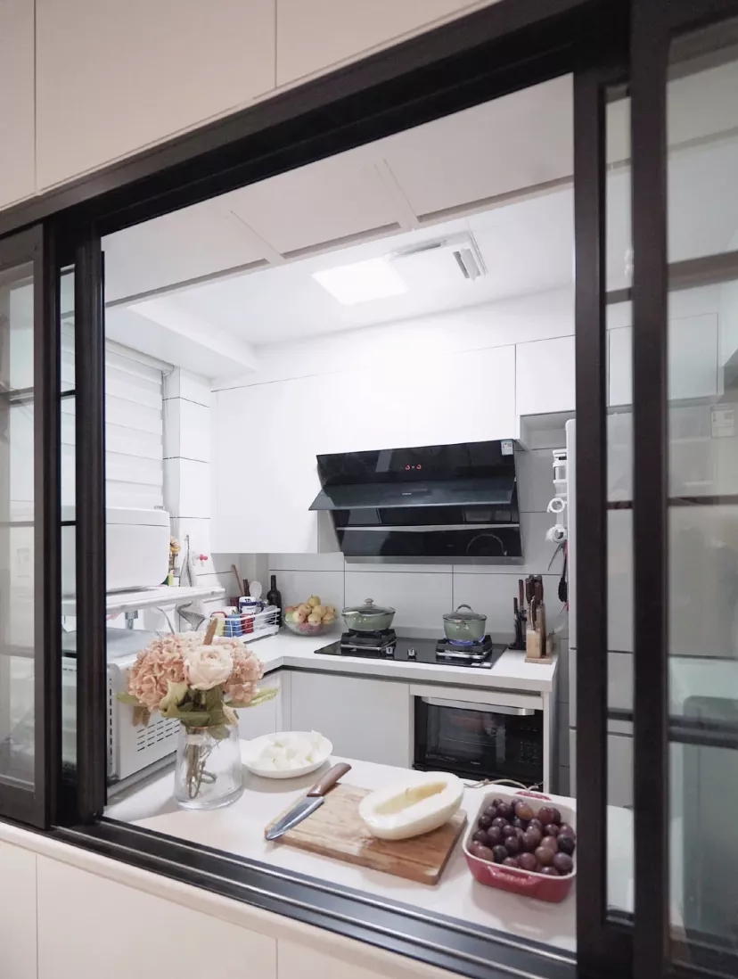 介于開放式廚房和中(zhōng)廚之間的半開式廚房，到底可(kě)用(yòng)嗎？2